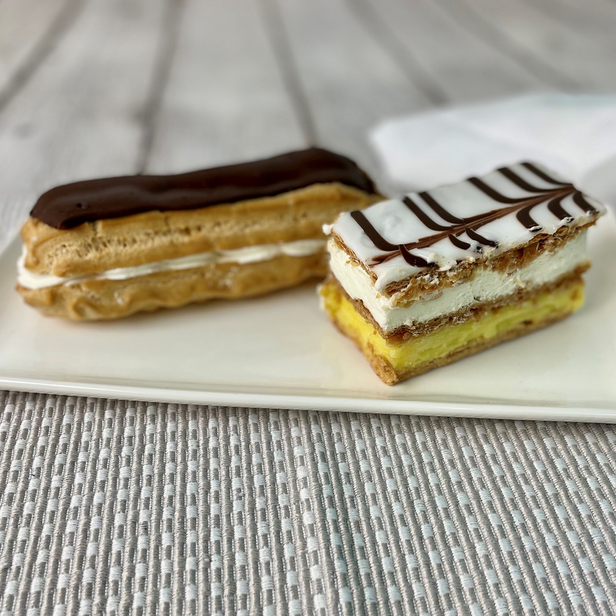 Éclairs et Millefeuilles